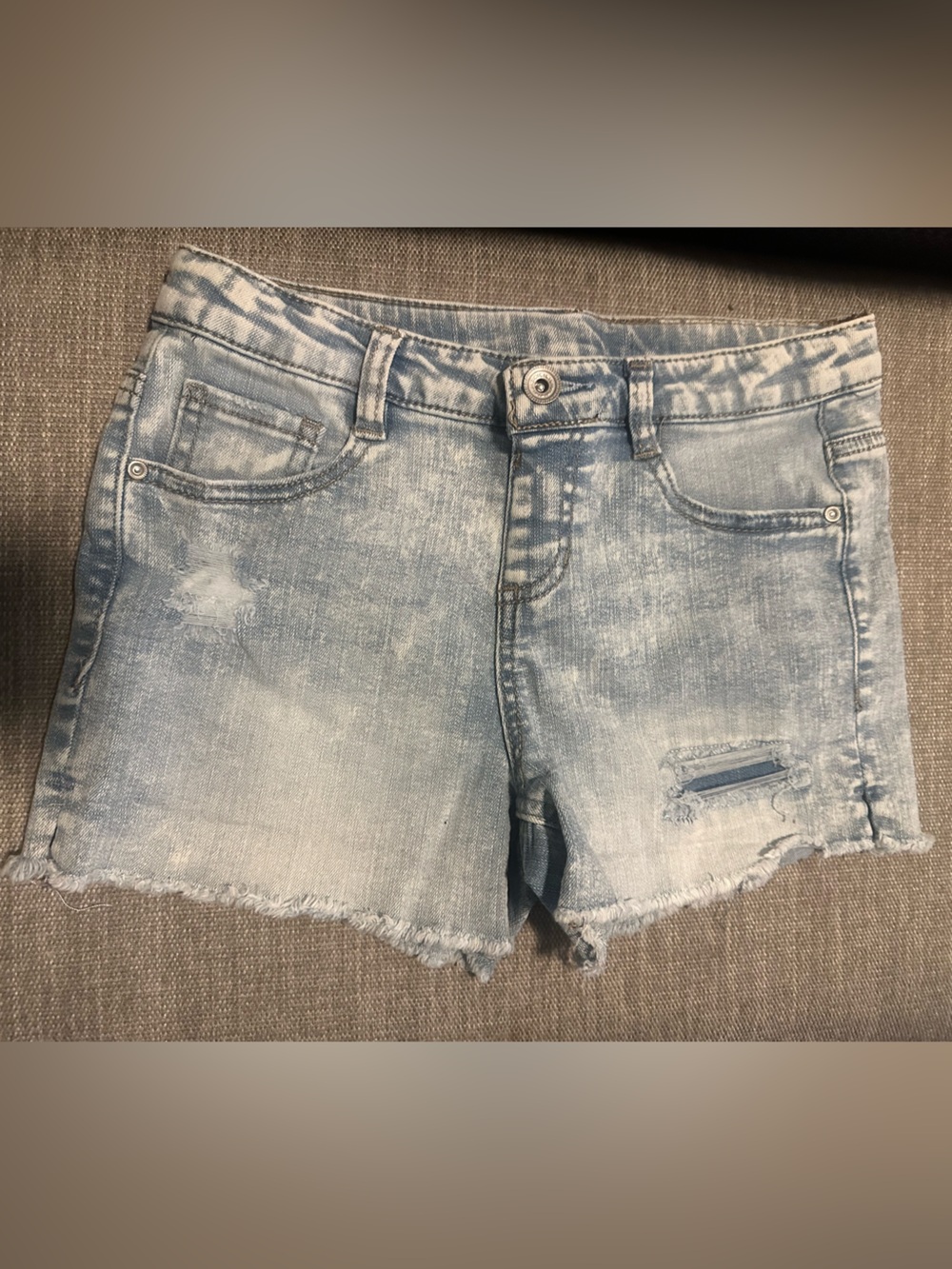 NWOT Makers Mark girls distressed denim cutoff short. Size 14/16